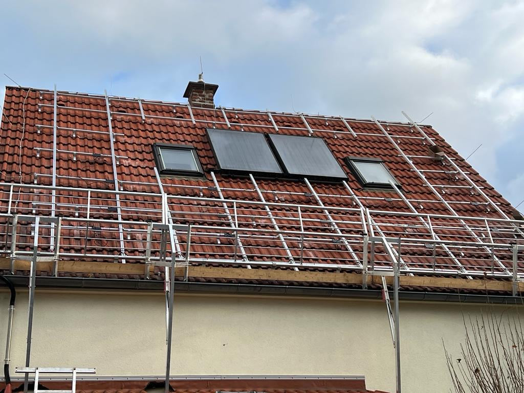 DC Installation Photovoltaik – Unterkonstruktion, Modulmontage & String-Verkabelung deutschlandweit