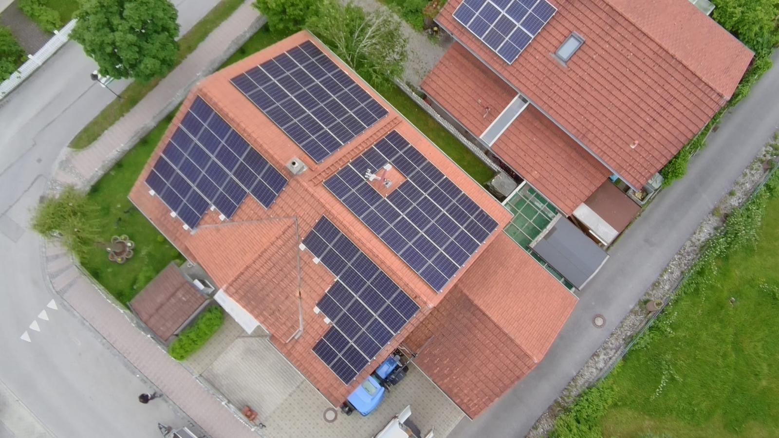 DC Installation Photovoltaik – Unterkonstruktion, Modulmontage & String-Verkabelung deutschlandweit