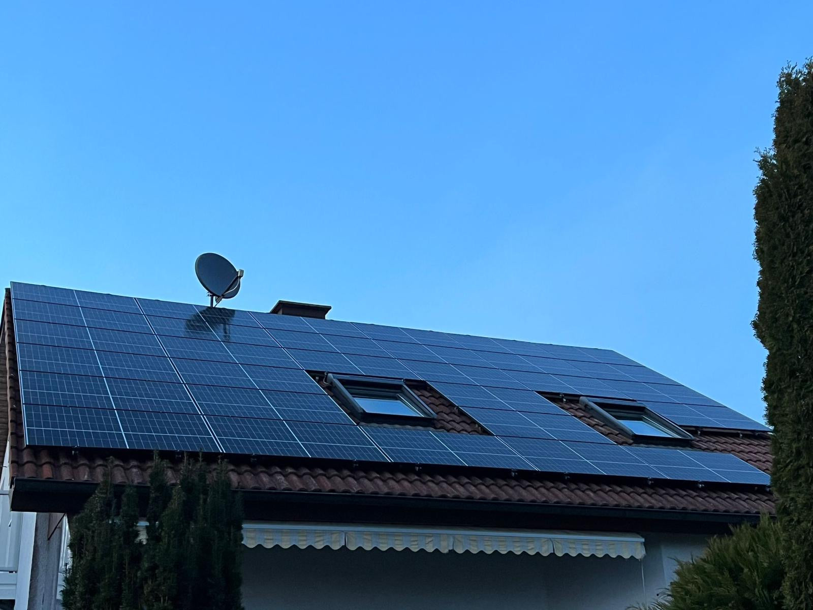 DC Installation Photovoltaik – Unterkonstruktion, Modulmontage & String-Verkabelung deutschlandweit