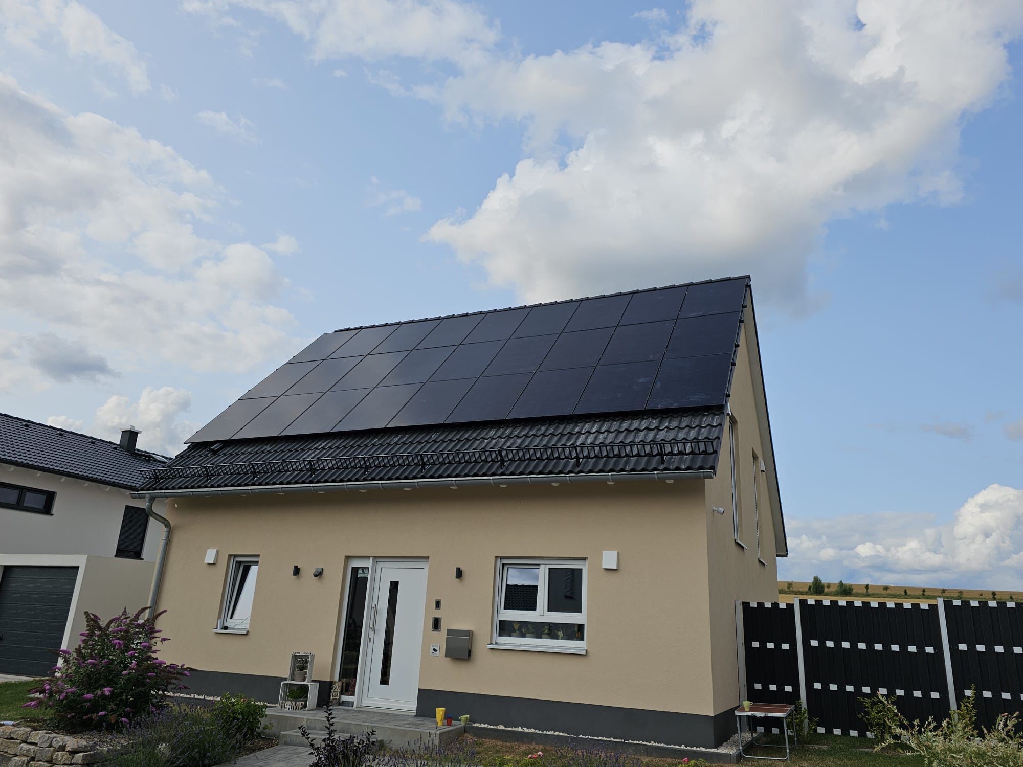 DC Installation Photovoltaik – Unterkonstruktion, Modulmontage & String-Verkabelung deutschlandweit