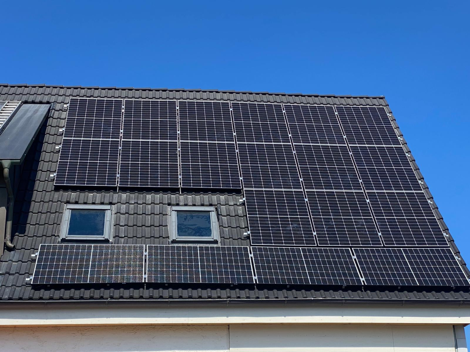 DC Installation Photovoltaik – Unterkonstruktion, Modulmontage & String-Verkabelung deutschlandweit